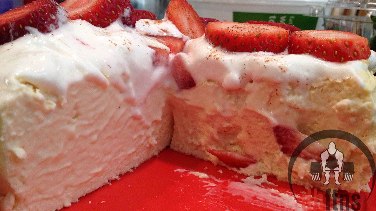 The Best PROTEIN Cheesecake Recipe! (135g Protein, 11g Fat)