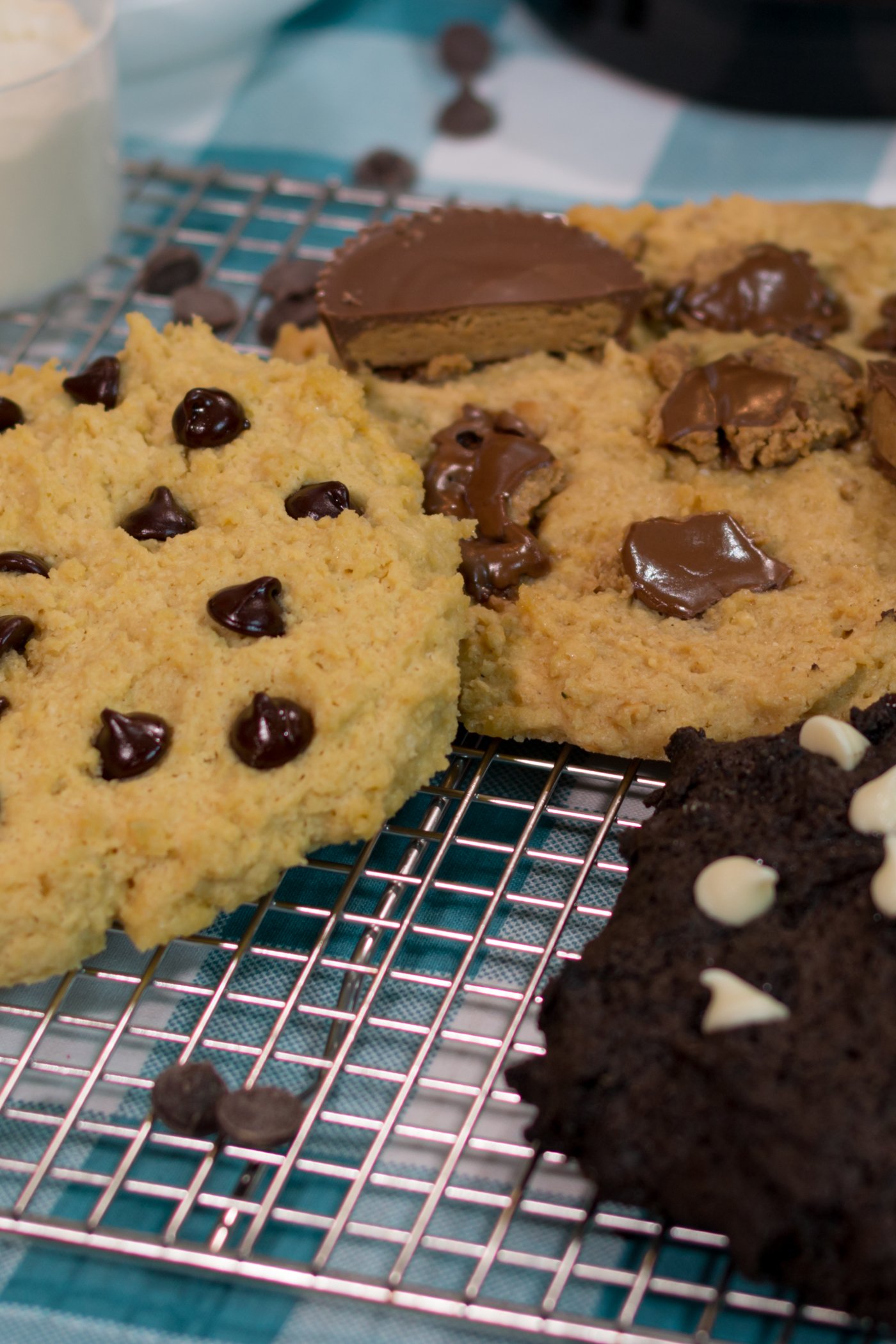 keto chocolate chip cookies microwave