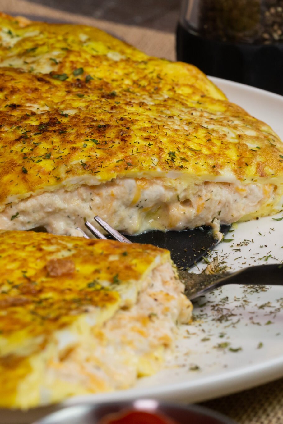 Easy Cheesy Tuna Omelette Recipe